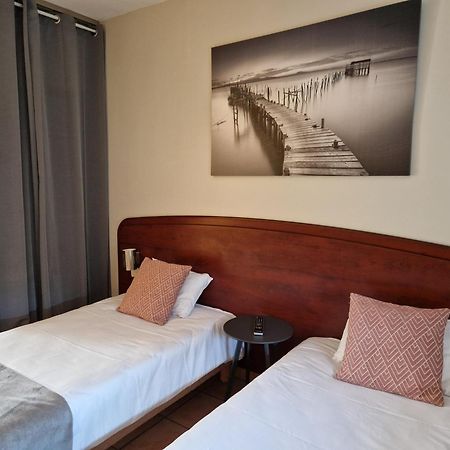 Tempo Hotel Millau Bagian luar foto