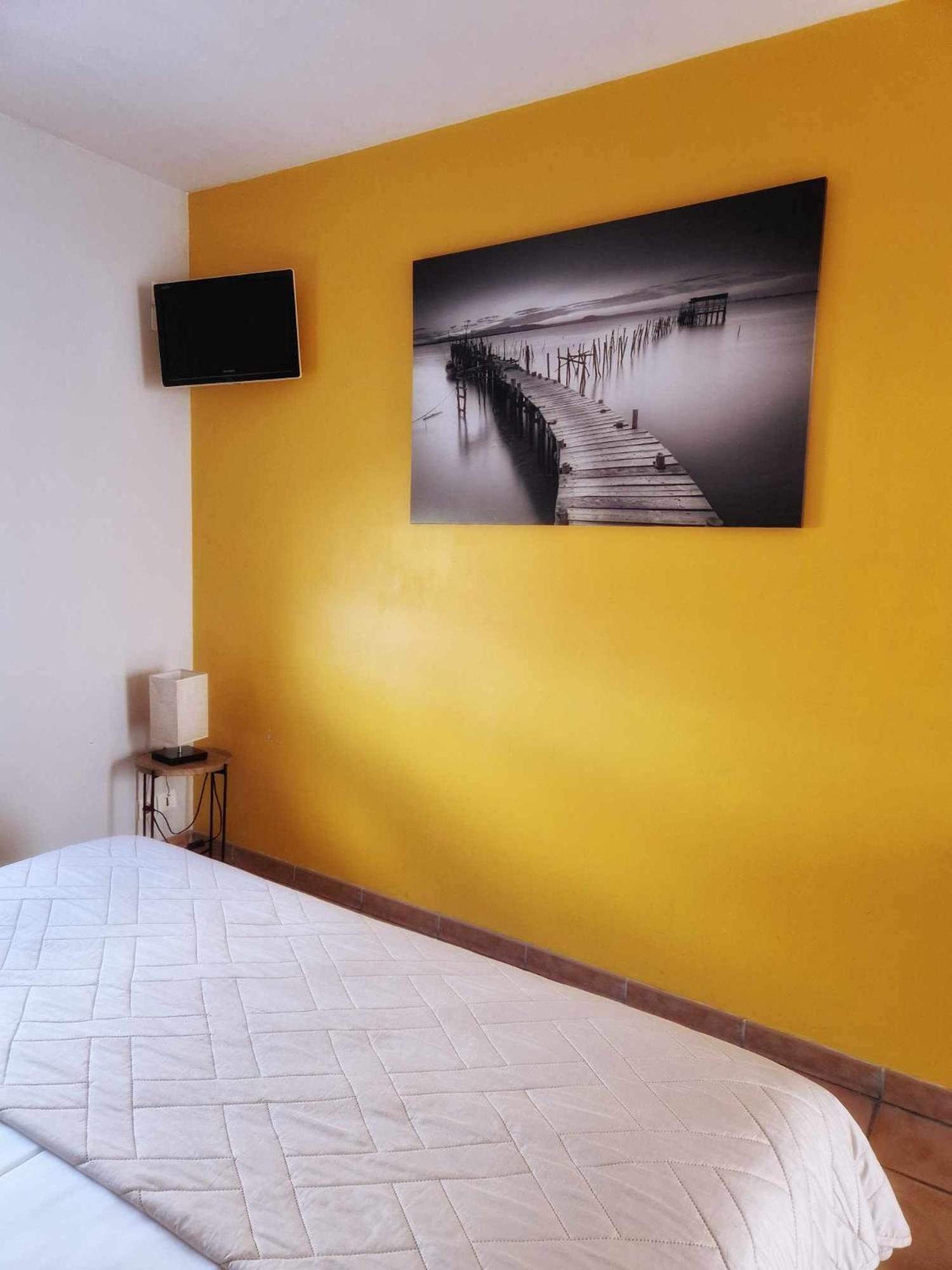 Tempo Hotel Millau Bagian luar foto