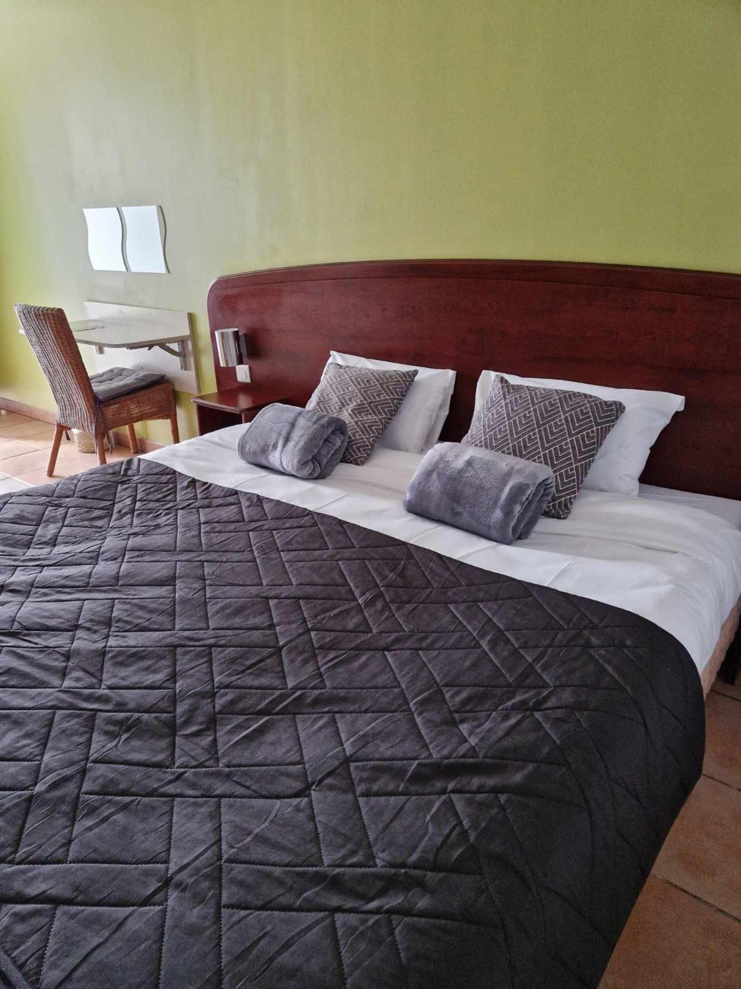 Tempo Hotel Millau Bagian luar foto