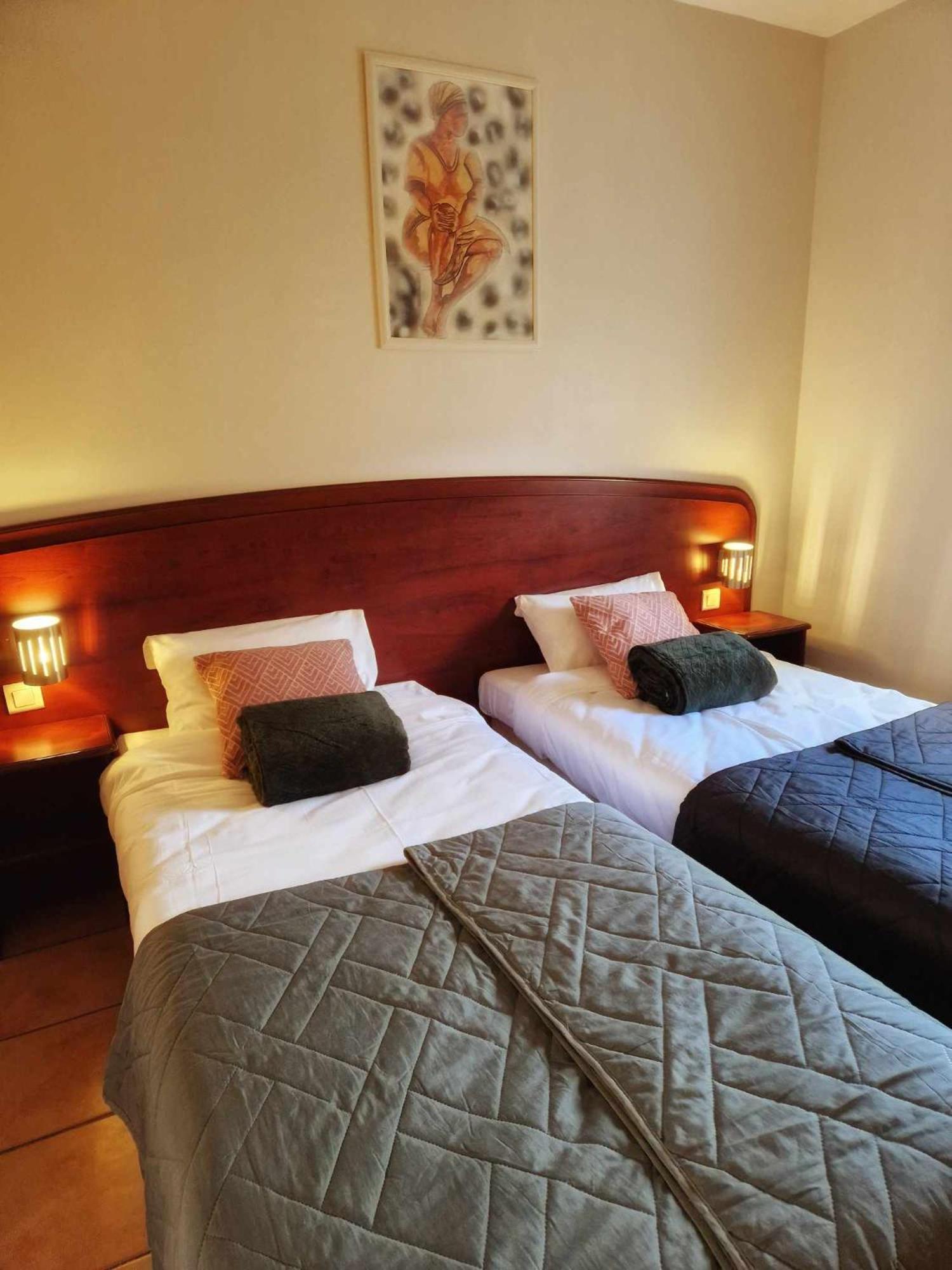 Tempo Hotel Millau Bagian luar foto