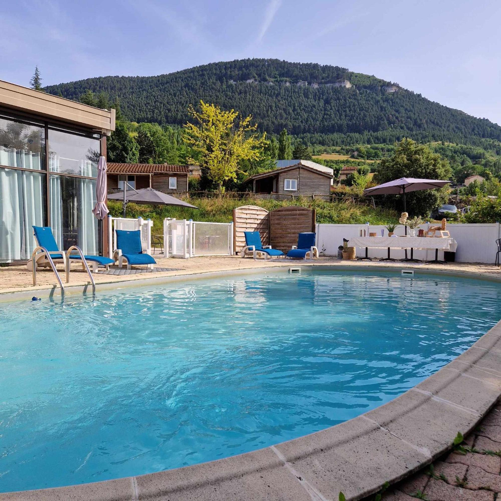 Tempo Hotel Millau Bagian luar foto
