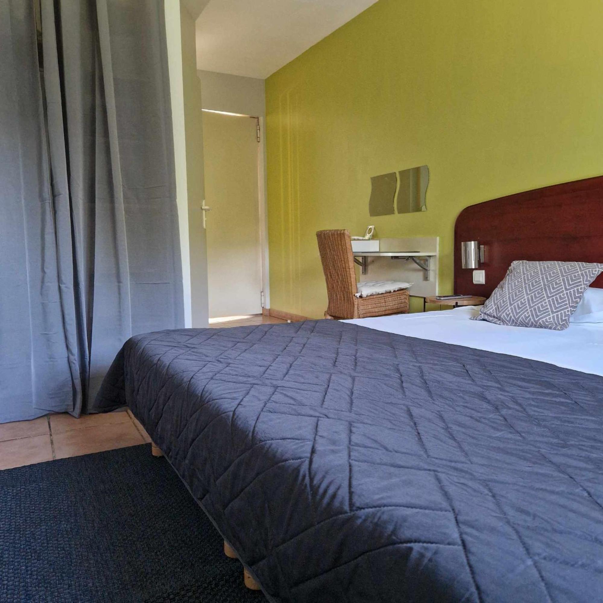 Tempo Hotel Millau Bagian luar foto