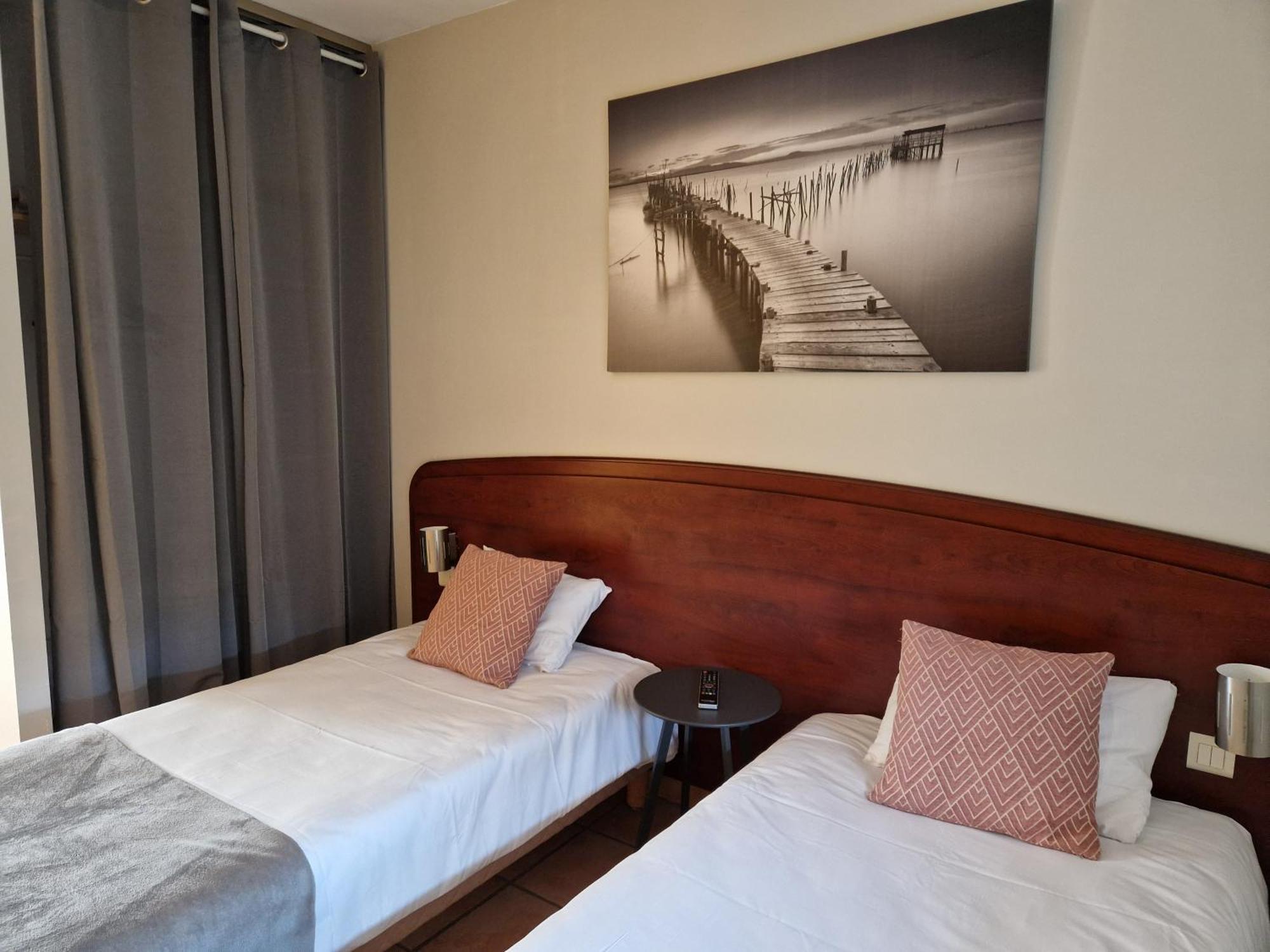 Tempo Hotel Millau Bagian luar foto