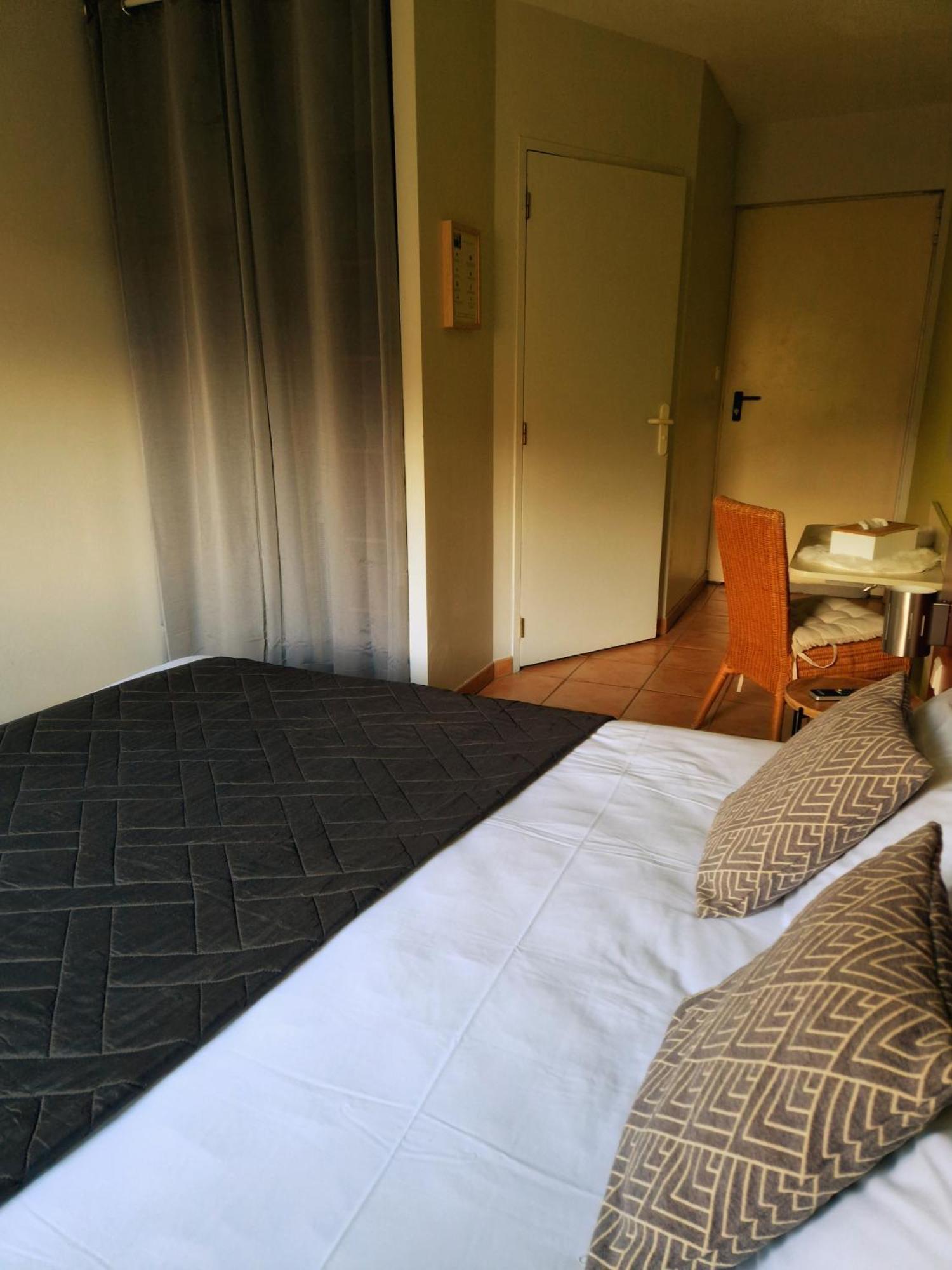 Tempo Hotel Millau Bagian luar foto