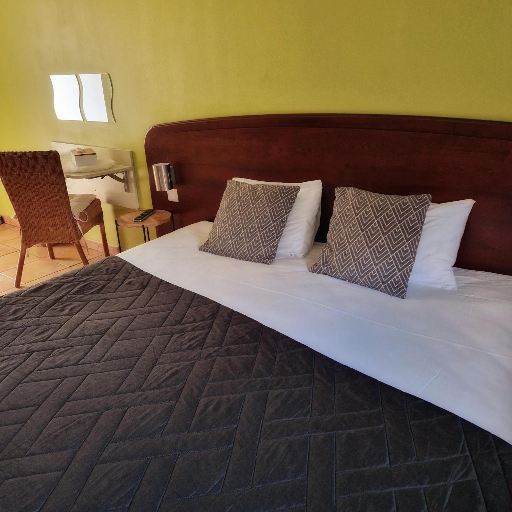 Tempo Hotel Millau Bagian luar foto