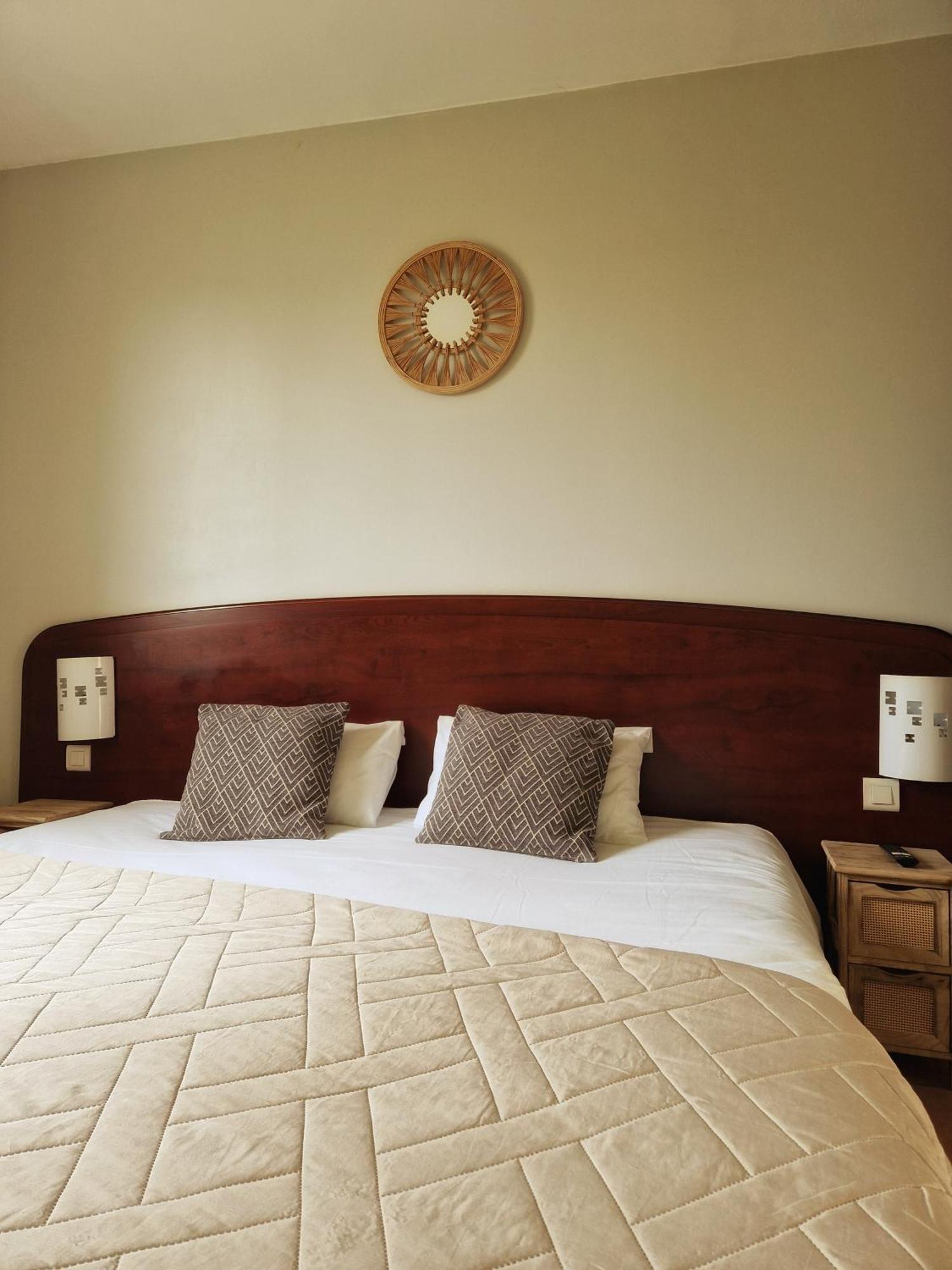 Tempo Hotel Millau Bagian luar foto